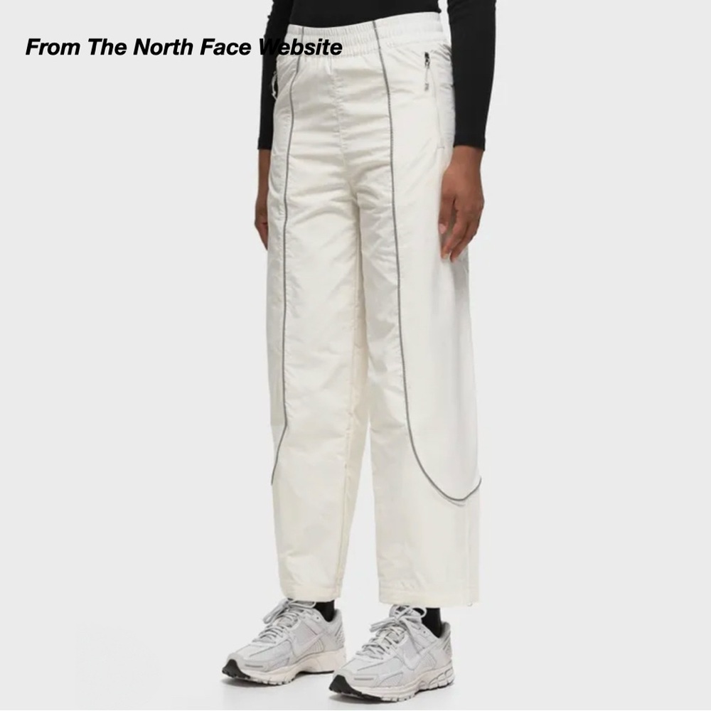 EUC: THE NORTH FACE TEK PIPING WIND PANTS IN WHITE GARDENIA (XS)